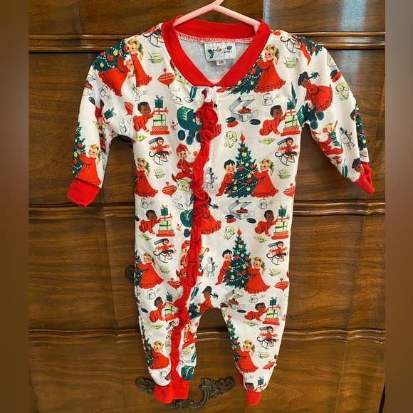 Magnolia Steel 6 M Christmas sleeper & “my first Christmas” cream velvet sleeper - Picture 1 of 2